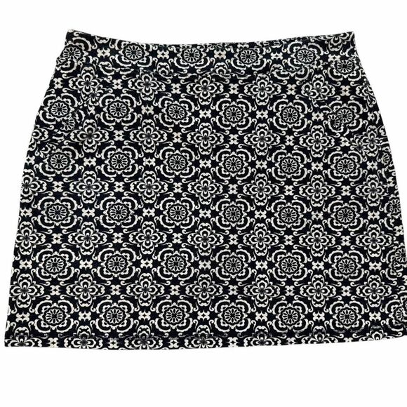 Talbots Dresses & Skirts - Hello Saturday Talbots navy & white floral print